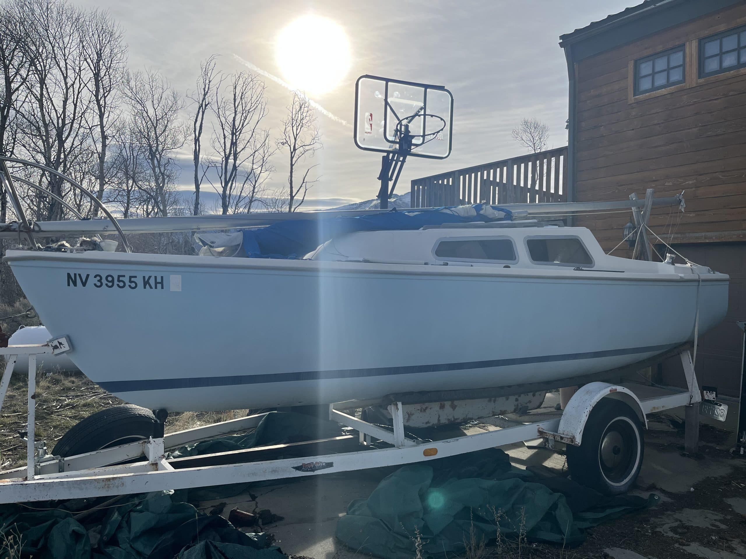 Catalina Sailboat with cubby cabin