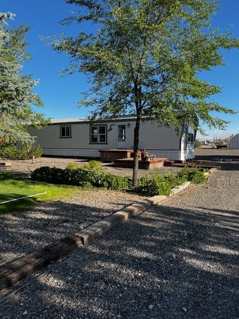 2 br 2 full baths large garage, 5+ acres horses allowed