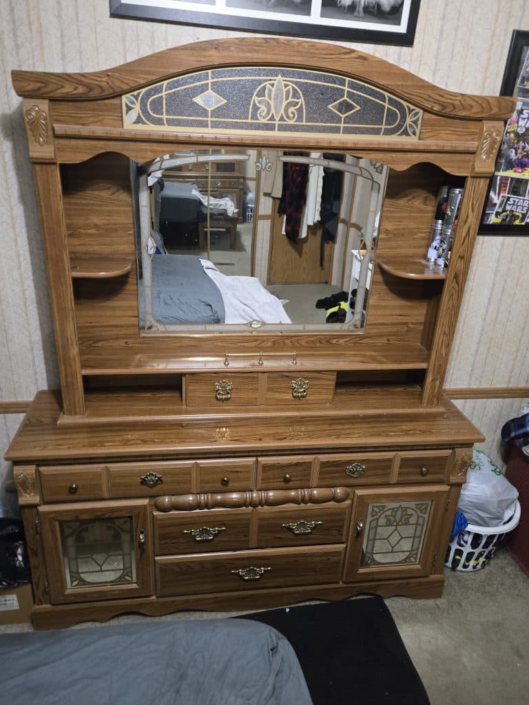 Mirrored canopy dresser