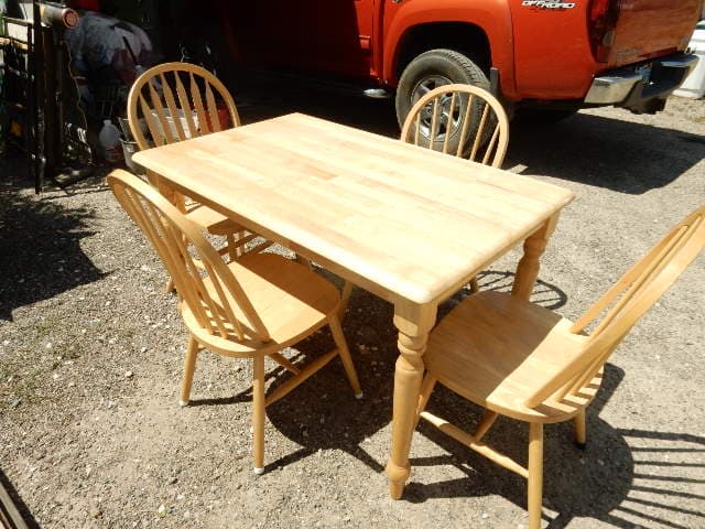 Pine Dining Rectangular Table & 5 Chairs