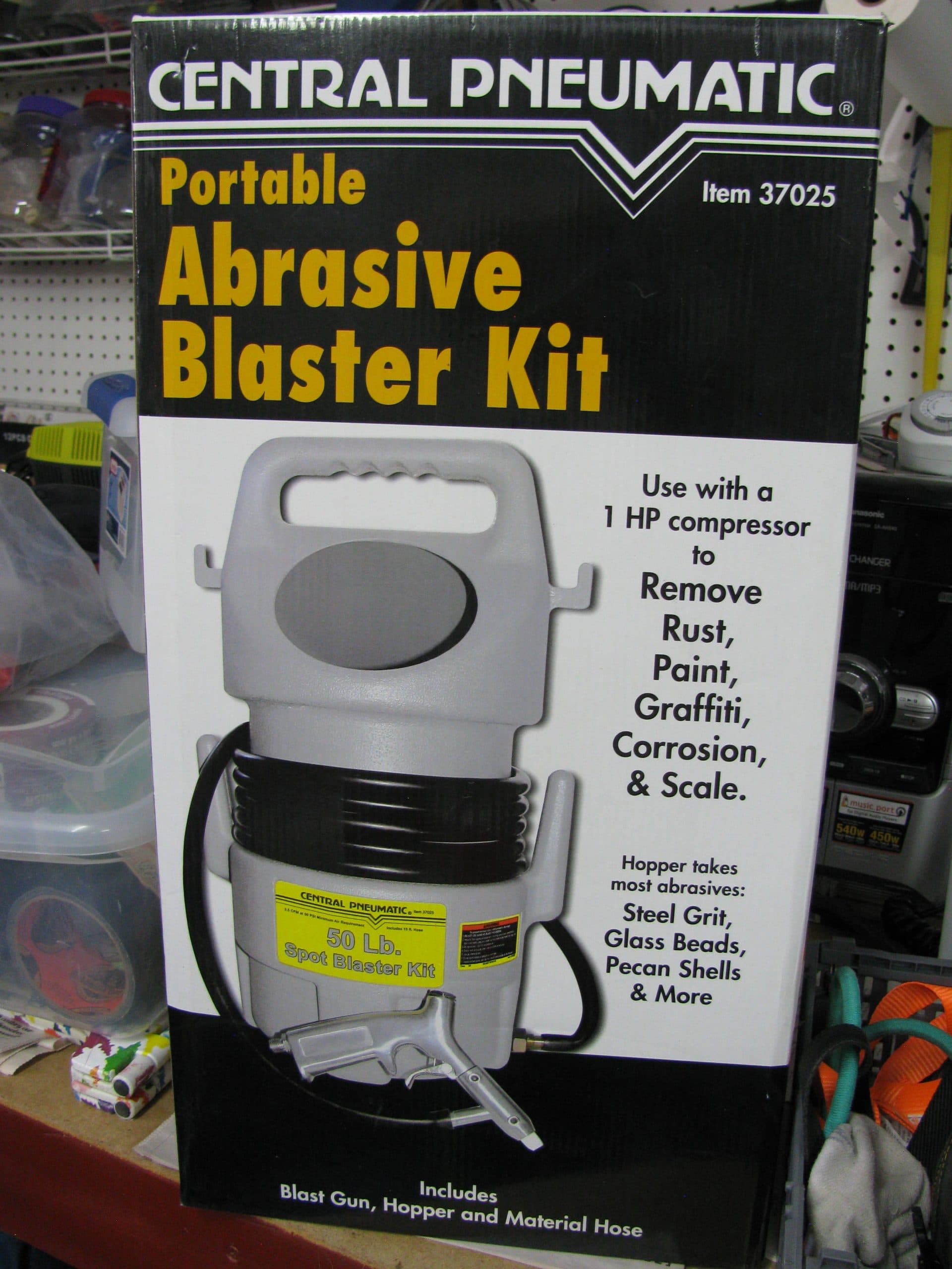 NIB Central Pneumatic Portable Sand/Blasting Kit with SAND