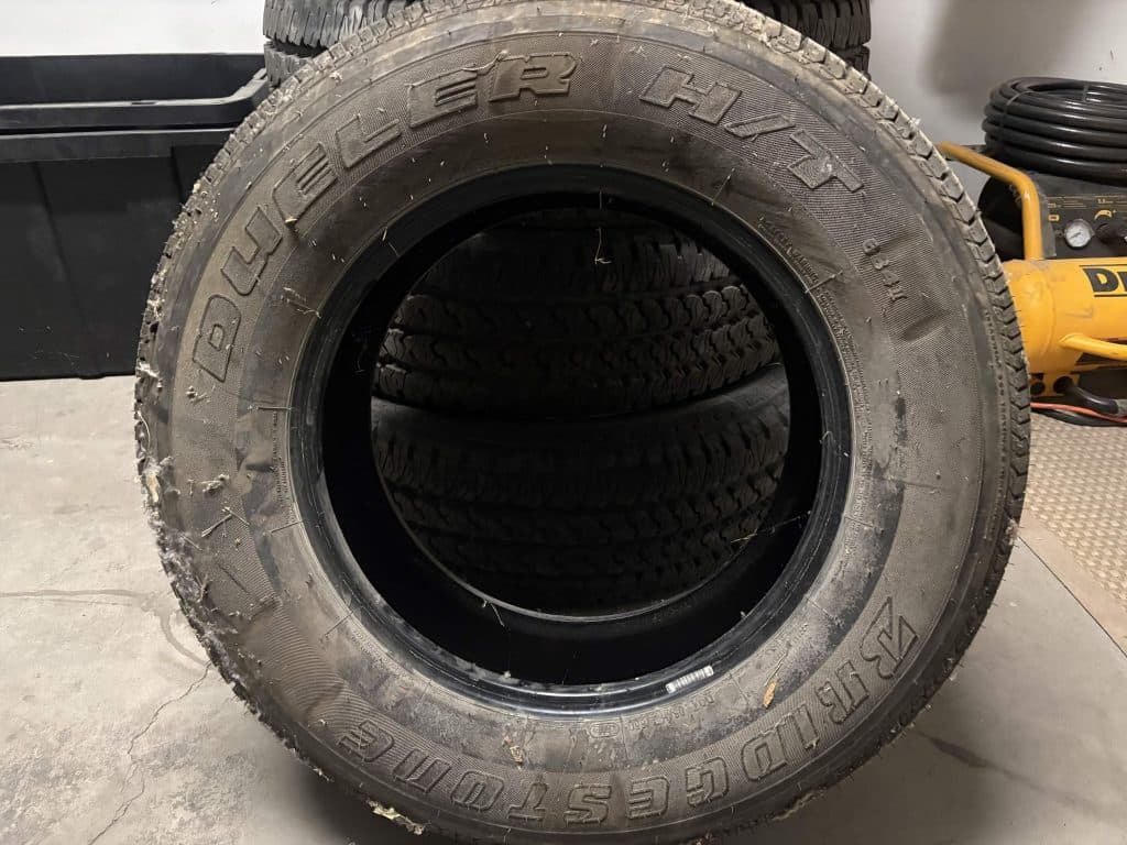 Bridgestone Dueler H/T 265/65/R17