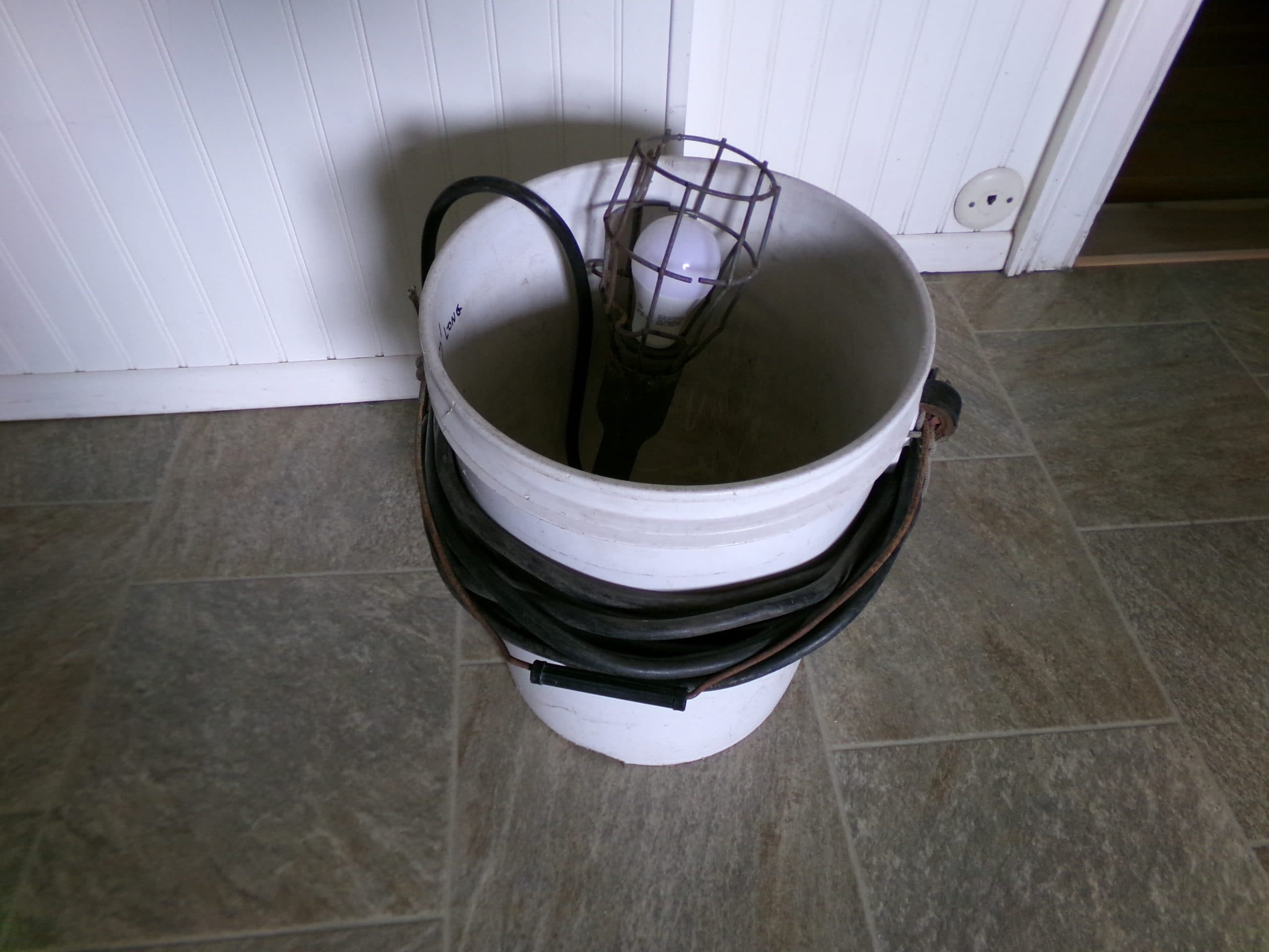 Heavy duty drop light/extenion cord