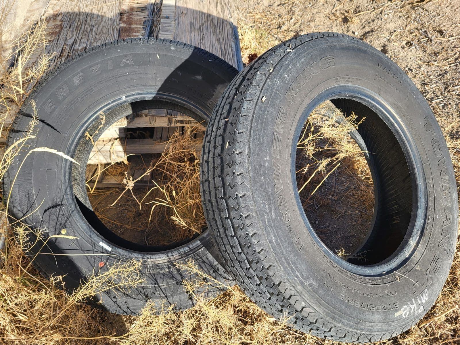 2 trailer tires